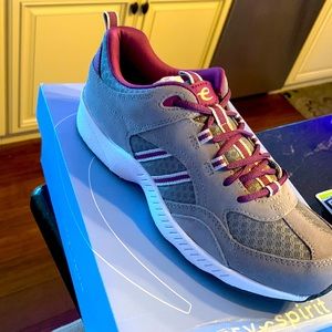 Easy Spirit walking shoes, size 9M